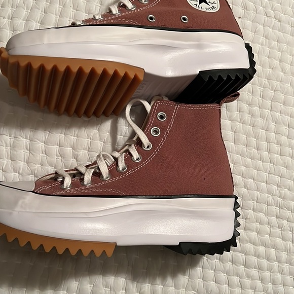 NWT. IN BOX. CONVERSE. 8womands. 6.5mens. Run Star Hike Hi. Color is Saddle. - Picture 7 of 9